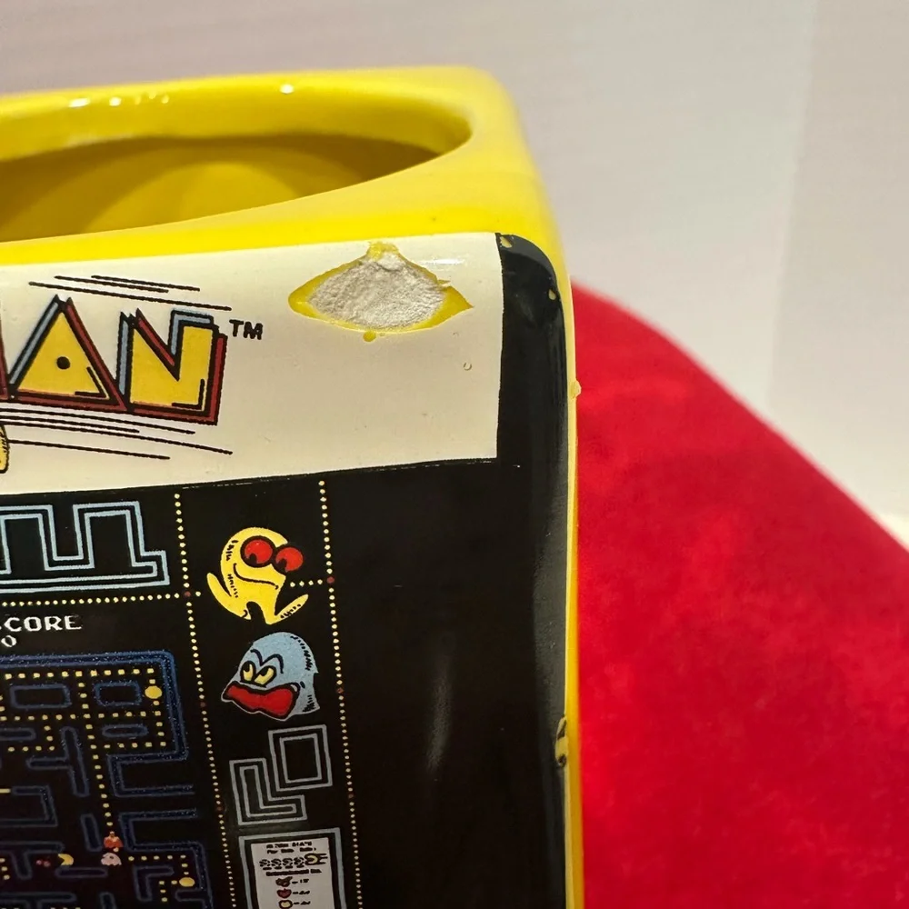 PAC MAN Vintage Video Arcade Game Shaped Ceramic Coffee Mug chipped as shown